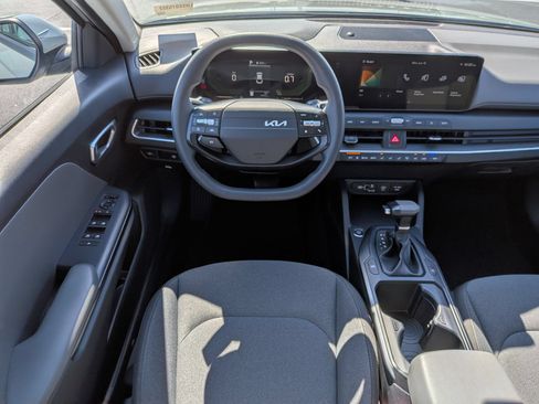 Used 2025 Kia K4 FWD image 30