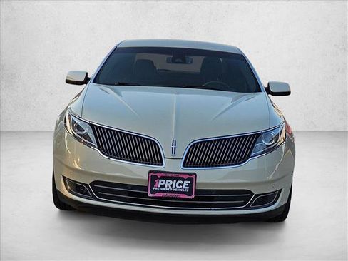 Used 2015 Lincoln MKS FWD image 2