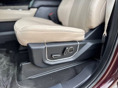 Used 2024 Ford Expedition Max Platinum image 10