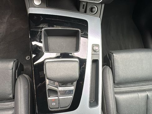 Certified 2025 Audi Q5 2.0T Premium image 21