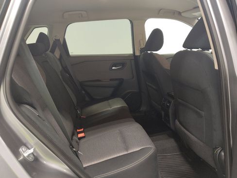 Used 2021 Nissan Rogue SV AWD/4WD image 19