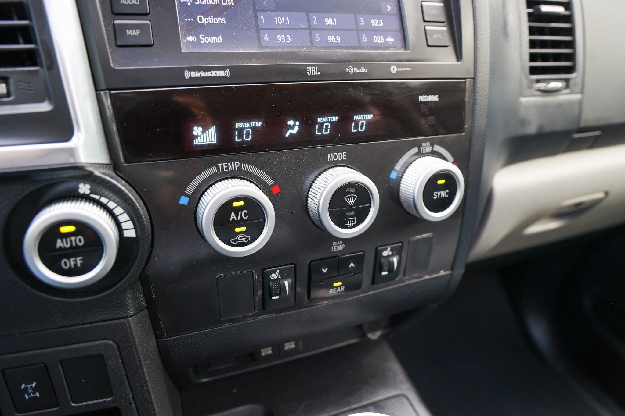 Used 2020 Toyota Sequoia Limited w/ Safety & Convenience Package AWD/4WD image 23