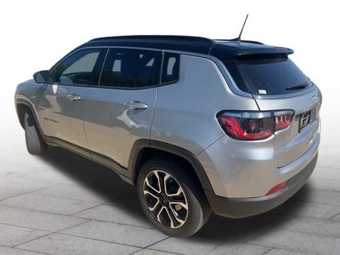 Used 2023 Jeep Compass Limited image 4