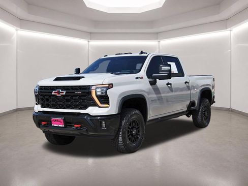 Used 2026 Chevrolet Silverado 2500 ZR2 AWD/4WD image 3