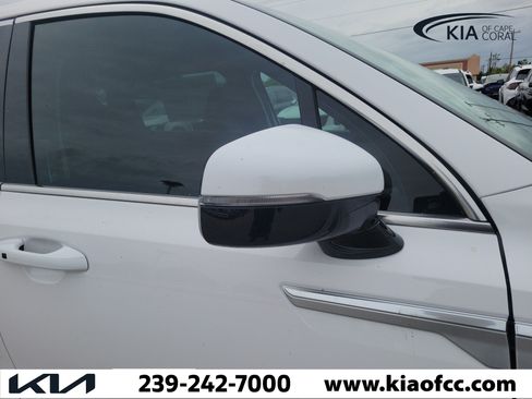 New 2026 Kia Sorento LX FWD image 8