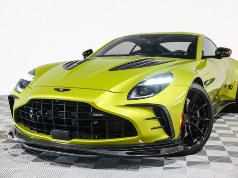 Used 2025 Aston Martin V8 Vantage Coupe RWD image 9