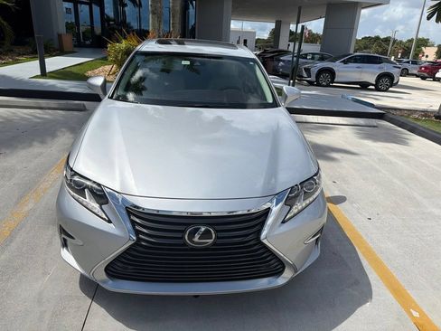 Used 2017 Lexus ES 350 w/ Luxury Package FWD image 6
