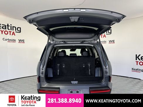 Used 2026 Hyundai Santa Fe SEL FWD image 17