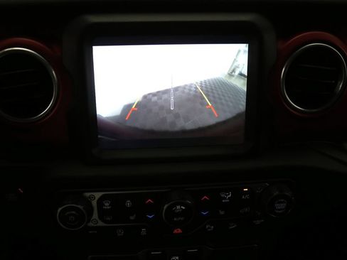 Used 2018 Jeep Wrangler Unlimited Rubicon AWD/4WD image 25