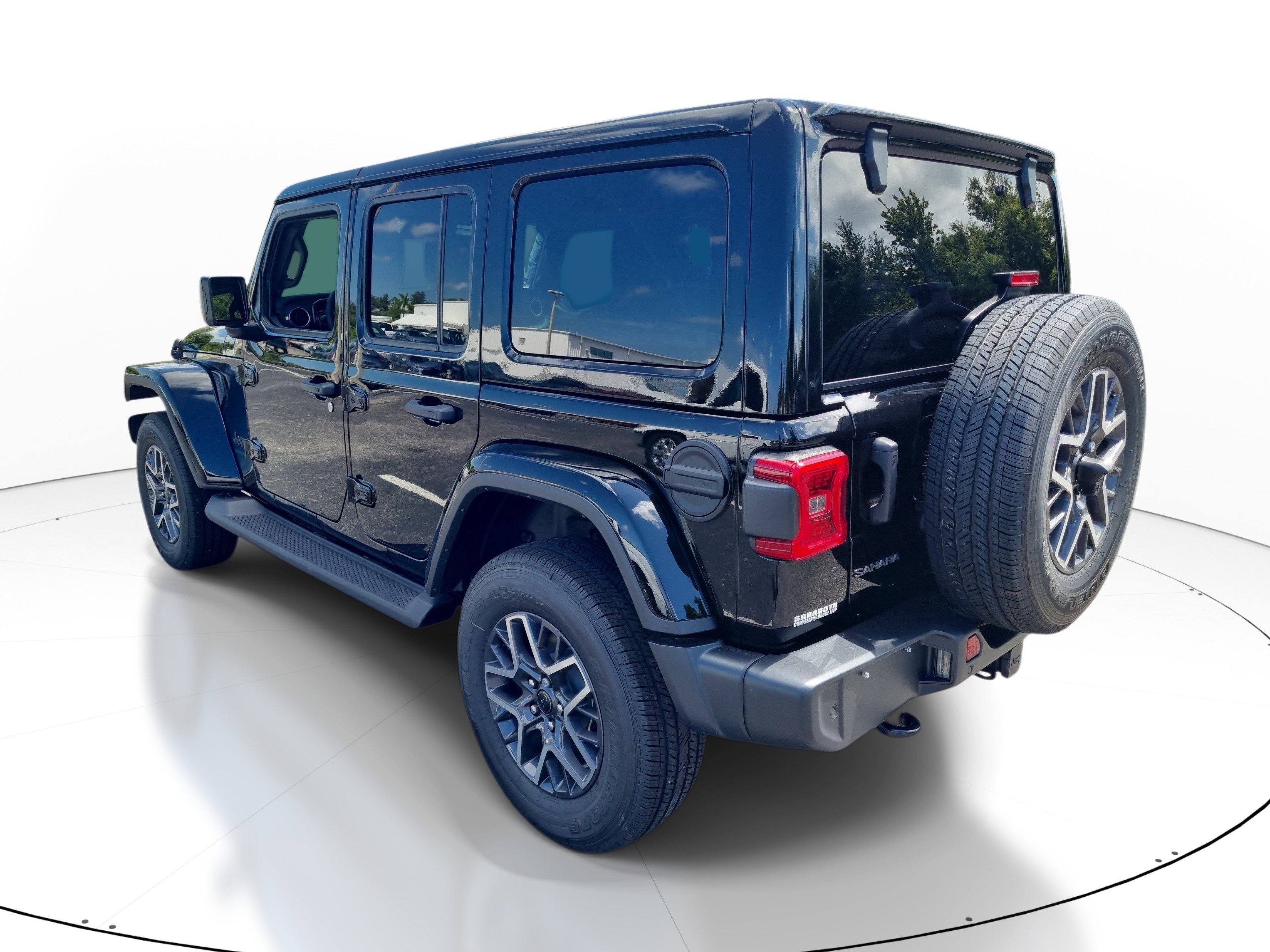 New 2026 Jeep Wrangler Unlimited Sahara AWD/4WD image 4