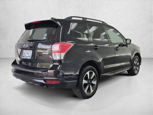 Used 2017 Subaru Forester 2.5i Premium AWD/4WD image 5