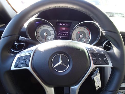 Used 2012 Mercedes-Benz SLK 250 image 18