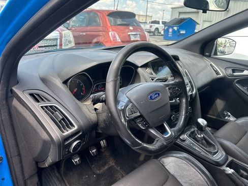 Used 2017 Ford Focus RS AWD/4WD image 8
