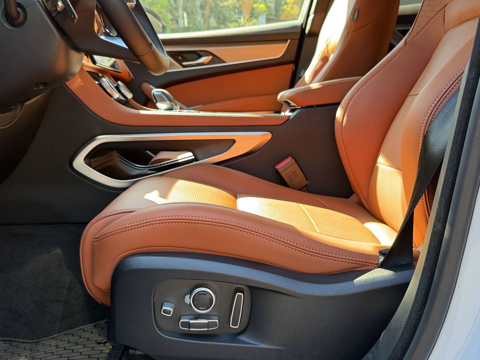 New 2026 Jaguar F-PACE R-Dynamic S AWD/4WD image 5