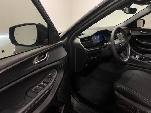 Used 2024 Jeep Grand Cherokee Laredo X w/ Trailer Tow Package image 17