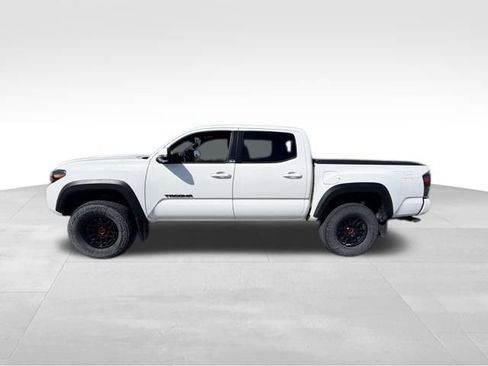 Used 2022 Toyota Tacoma TRD Pro AWD/4WD image 3