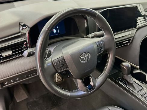 Used 2025 Toyota Camry SE FWD image 18