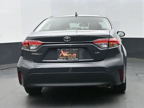Used 2024 Toyota Corolla LE FWD image 8