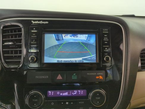 Used 2016 Mitsubishi Outlander SEL image 26