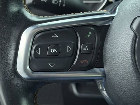 Used 2020 Jeep Wrangler Unlimited Sahara image 31