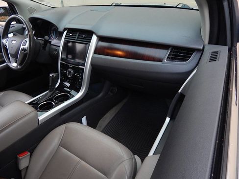 Used 2011 Ford Edge Limited image 17