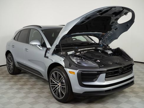 New 2026 Porsche Macan image 34