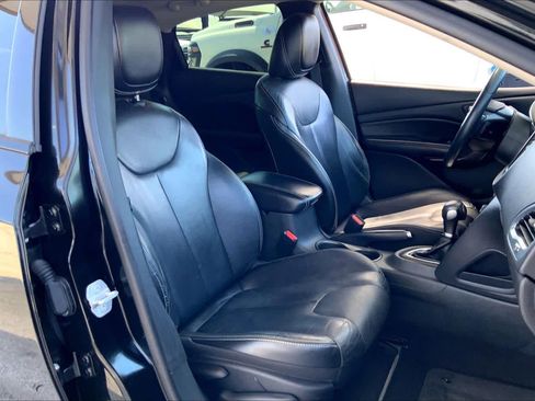 Used 2015 Dodge Dart Limited FWD image 9