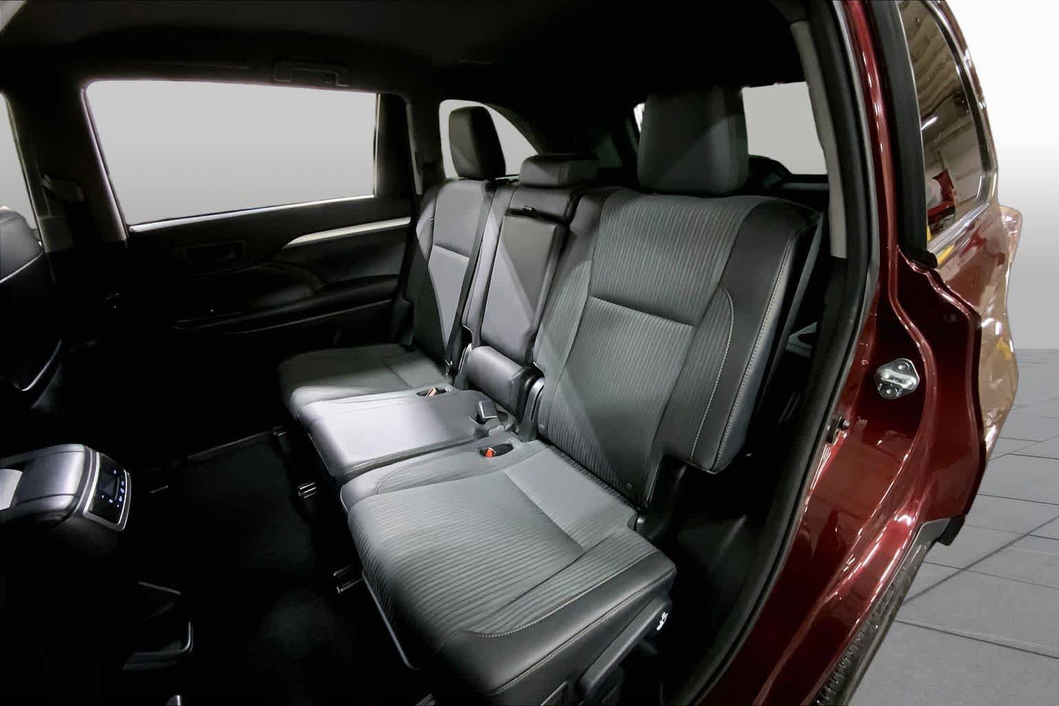Used 2015 Toyota Highlander Plus AWD/4WD image 21
