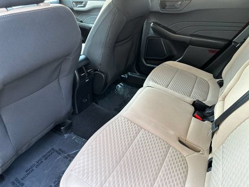 Used 2022 Ford Escape SE w/ Convenience Package FWD image 11