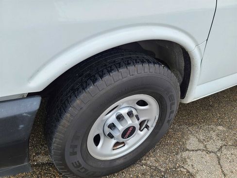 Used 2018 GMC Savana 2500 Extended w/ Driver Convenience Package image 20