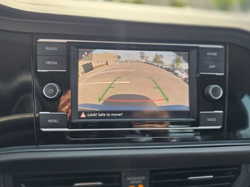 Used 2024 Volkswagen Jetta SE FWD image 28