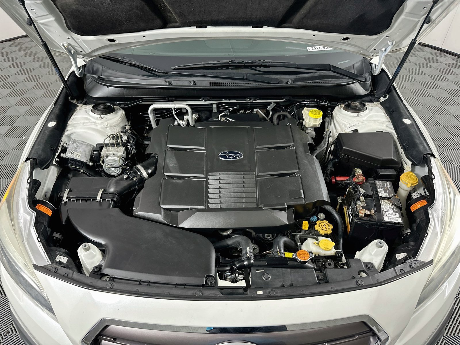 Used 2017 Subaru Outback 3.6R Touring w/ Popular Package #5A AWD/4WD image 32