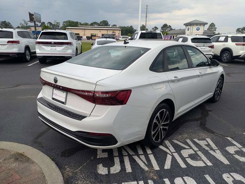 Certified 2025 Volkswagen Jetta Sport FWD image 5
