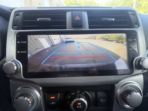 Used 2015 Toyota 4Runner SR5 AWD/4WD image 15