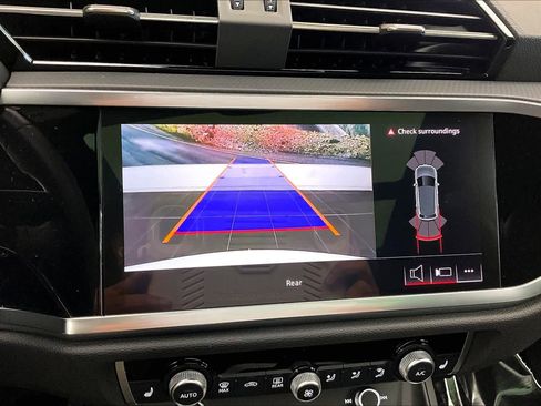 Certified 2025 Audi Q3 2.0T Premium w/ Convenience Package AWD/4WD image 29