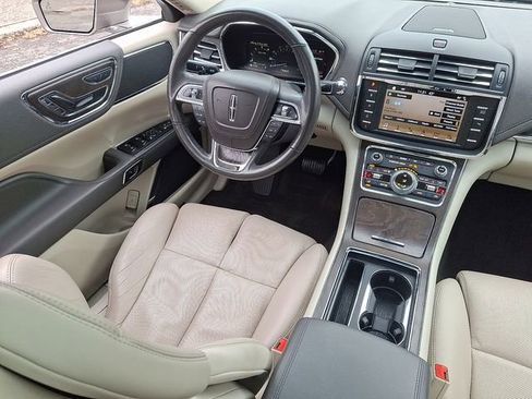 Used 2018 Lincoln Continental Select w/ Continental Climate Package image 14