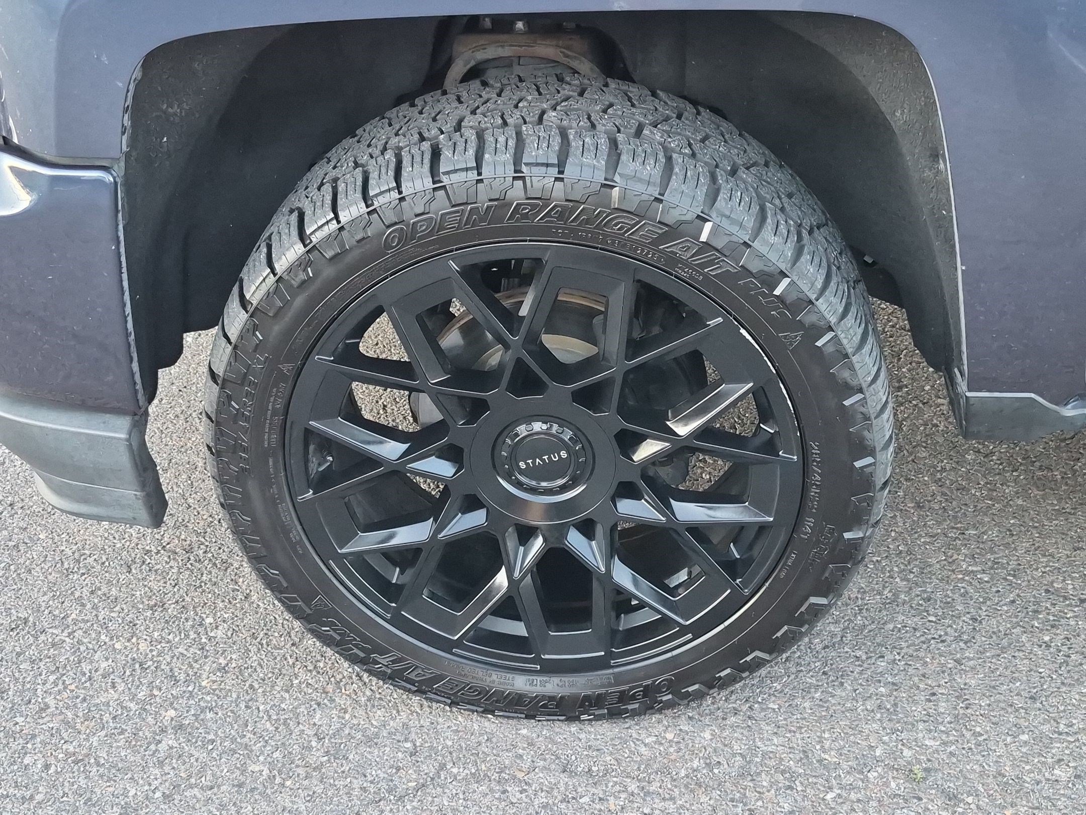 Used 2018 Chevrolet Silverado 1500 LTZ Z71 w/ Centennial Edition AWD/4WD image 11