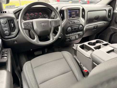 Used 2024 Chevrolet Silverado 1500 Custom Trail Boss w/ Turbomax Blackout Package AWD/4WD image 10