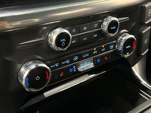 Used 2022 Ford F150 Lariat image 43