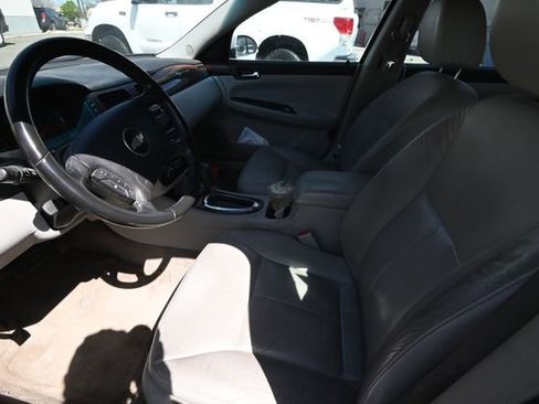 Used 2010 Chevrolet Impala LTZ FWD image 7