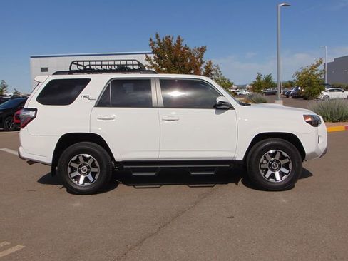 Used 2024 Toyota 4Runner TRD Off-Road Premium AWD/4WD image 3