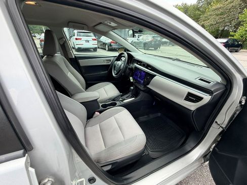 Used 2015 Toyota Corolla LE FWD image 14