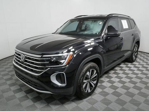 Certified 2025 Volkswagen Atlas SE image 33