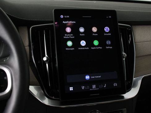 Certified 2026 Volvo XC90 B6 Core image 9