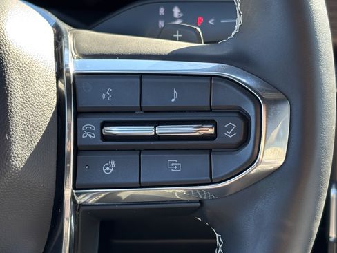 Used 2025 GMC Acadia Denali w/ Super Cruise Package image 20