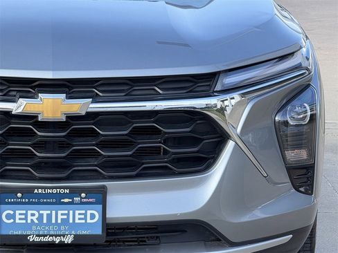 Certified 2025 Chevrolet Trax LT w/ LT Convenience Package image 9