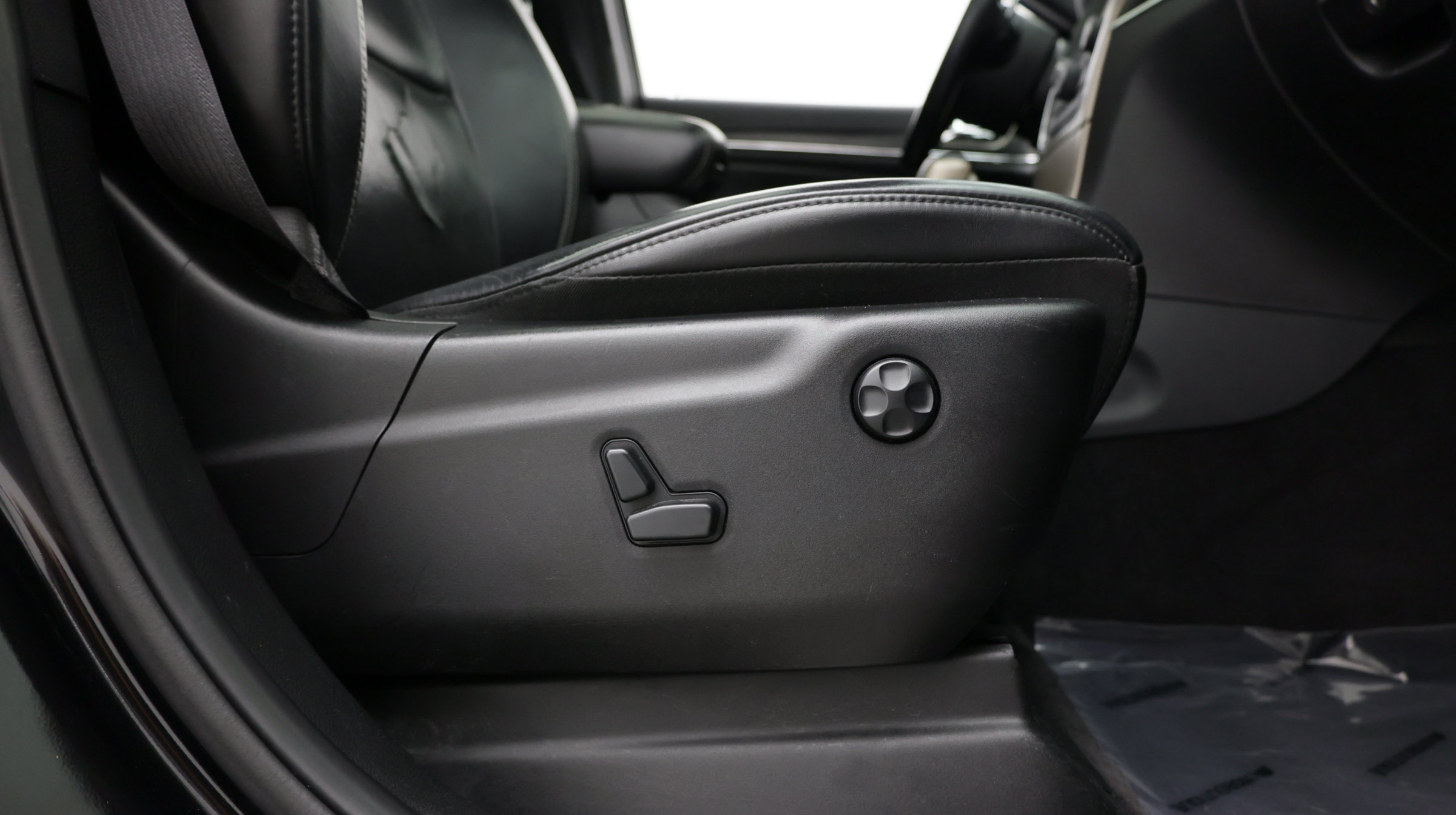 Used 2017 Jeep Grand Cherokee Limited w/ Luxury Group II RWD image 40