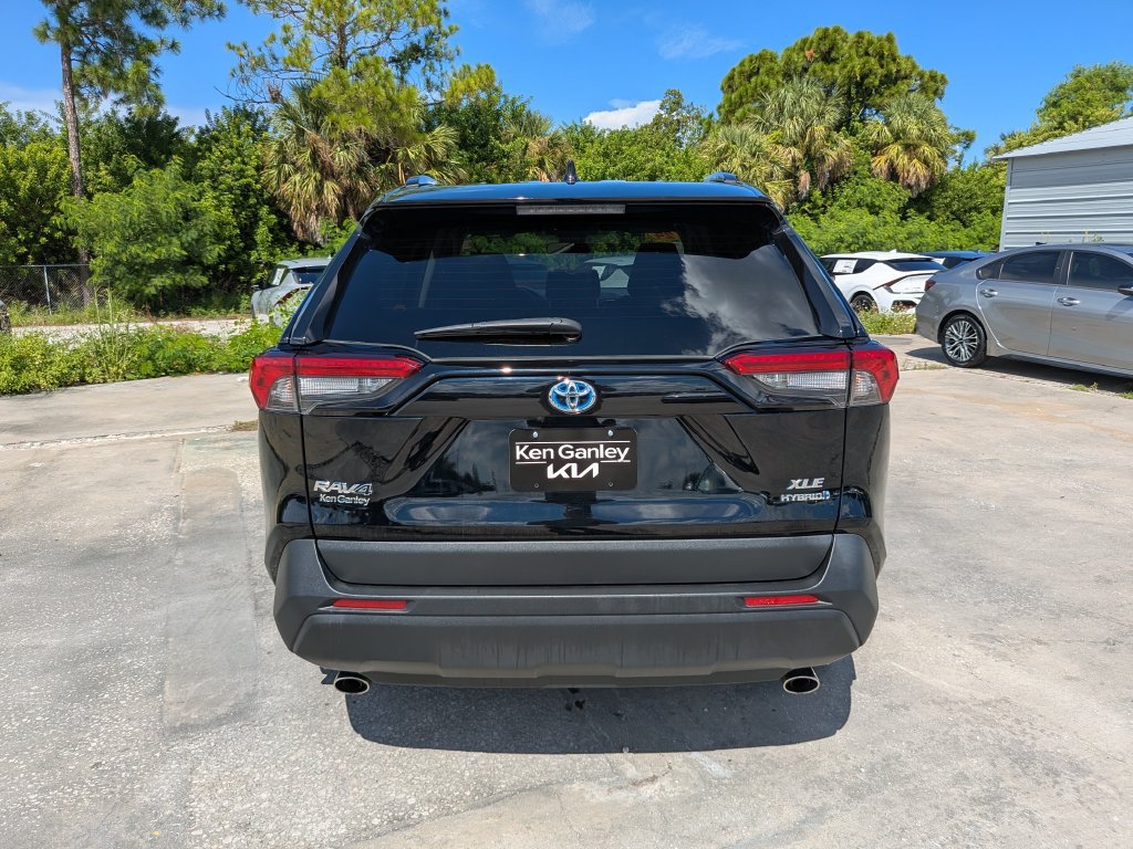 Used 2024 Toyota RAV4 XLE AWD/4WD image 7