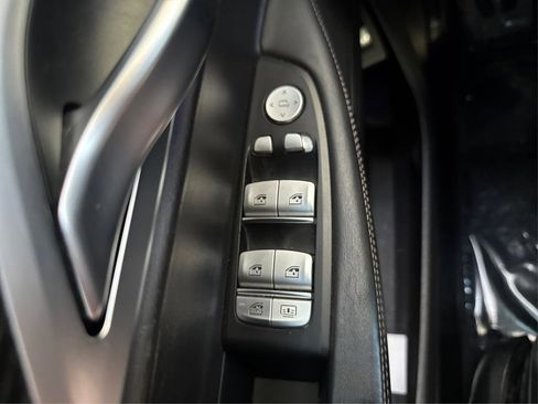 Used 2017 BMW 750i xDrive image 31