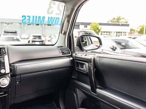 Used 2023 Toyota 4Runner TRD Off-Road Premium w/ Off Road Premium Plus Package AWD/4WD image 35